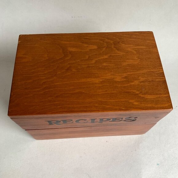 Vintage Wooden Recipe Box With Blank Cards and Dividers - Picture 7 of 7